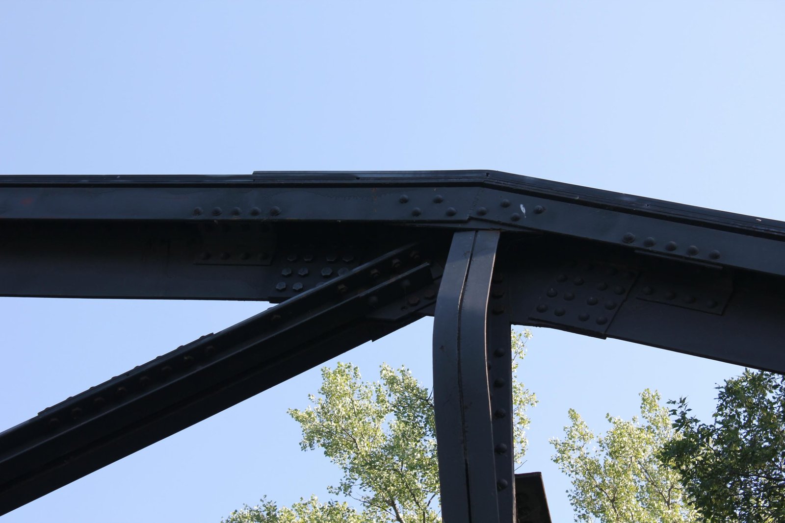 Upper angle connection